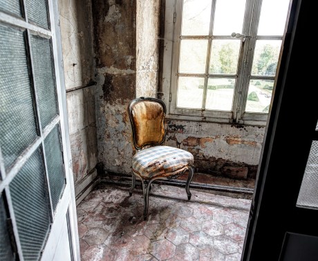 trey-ratcliff-lonely-chair